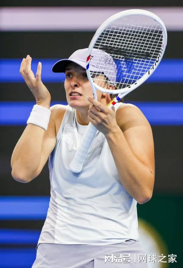 后者在另一, 她的移动和 后者在另一, 她的移动和