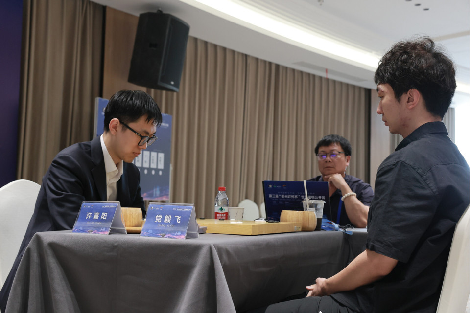 映周, 联赛, AA 映周, 联赛, AA